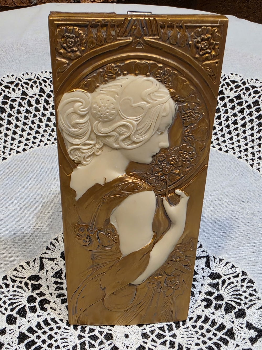 Vintage-Style Relief Wall Art Plaque in Gold and Cream